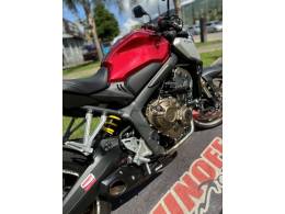 HONDA - CB 650R - 2022/2022 - Vermelha - R$ 52.900,00