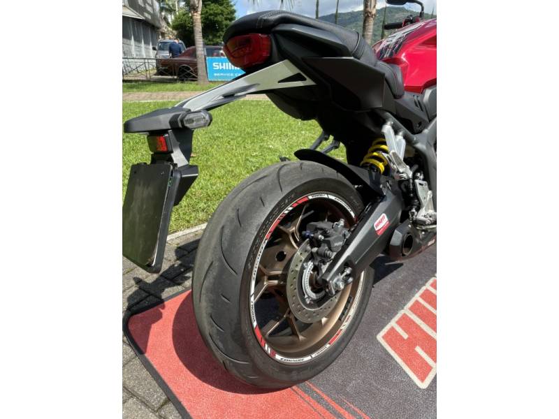 HONDA - CB 650R - 2022/2022 - Vermelha - R$ 52.900,00