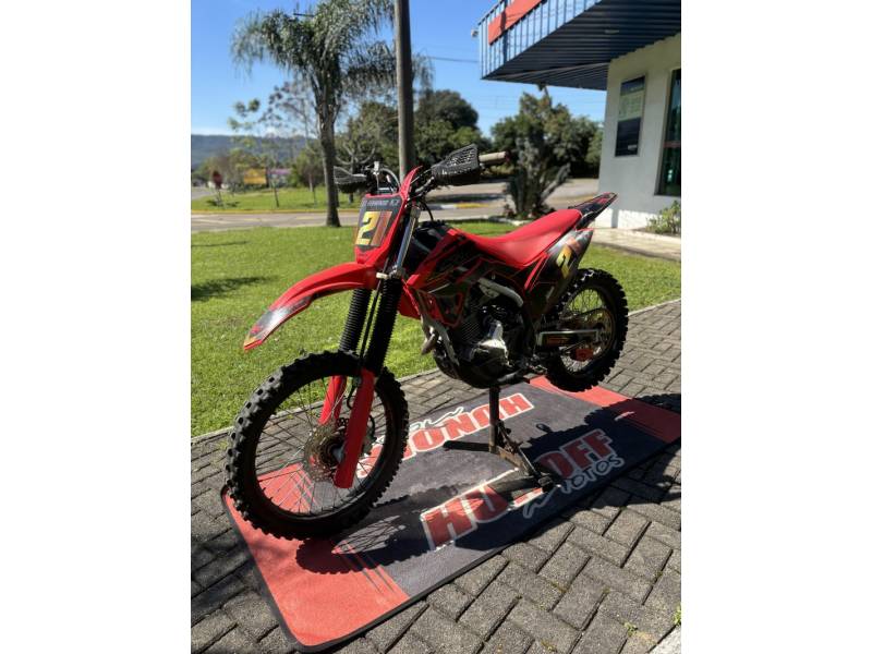 HONDA - CRF 250F - 2022/2022 - Vermelha - R$ 23.500,00