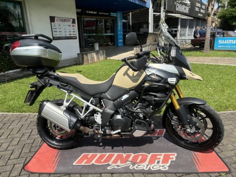 SUZUKI - DL - 2014/2015 - Bege - R$ 42.900,00