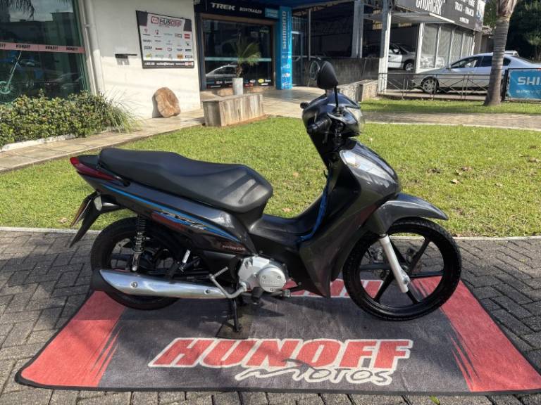 HONDA - BIZ 125 - 2017/2017 - Cinza - R$ 13.900,00