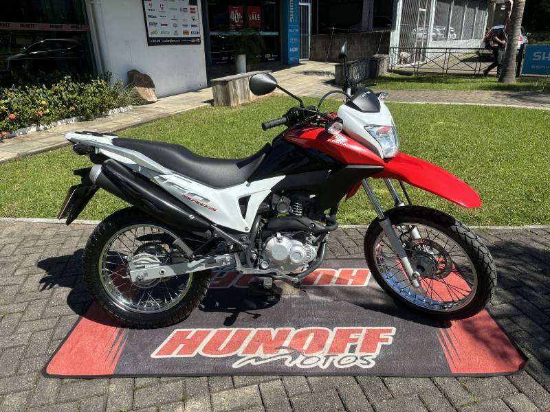 HONDA - NXR 160 - 2015/2015 - Vermelha - R$ 14.900,00