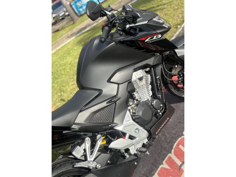 HONDA - CB 300F TWISTER - 2025/2025 - Preta - R$ 28.590,00
