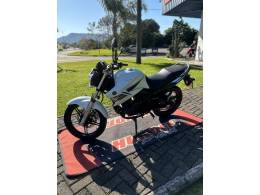 YAMAHA - FAZER - 2013/2014 - Branca - R$ 14.500,00