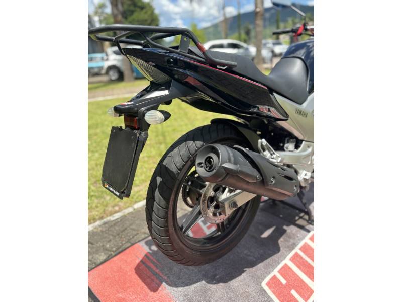 YAMAHA - FAZER - 2014/2015 - Preta - R$ 16.900,00