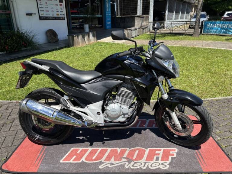HONDA - CB 300R - 2014/2014 - Preta - R$ 15.900,00