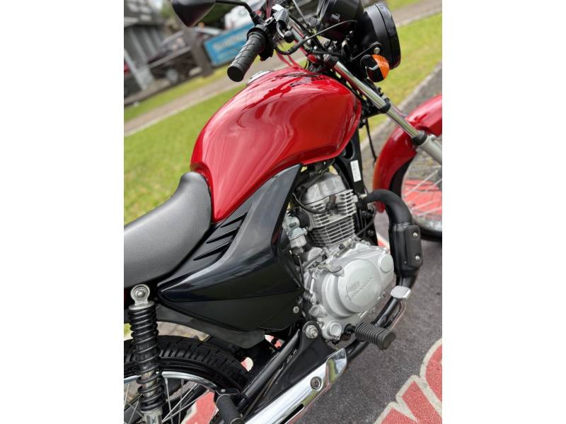 HONDA - CG 125 - 2011/2011 - Vermelha - R$ 8.900,00