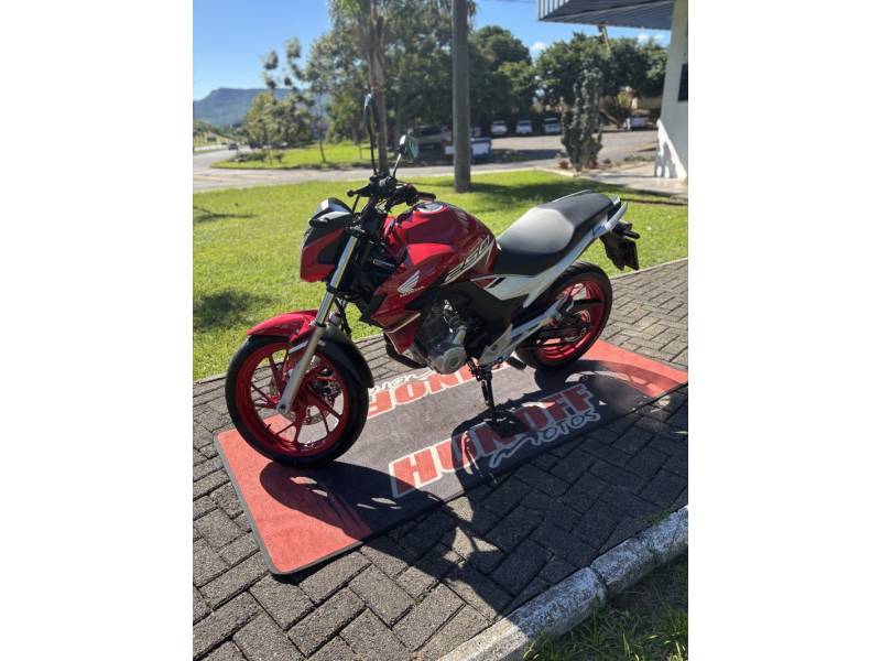 HONDA - CB TWISTER - 2022/2022 - Vermelha - R$ 22.500,00