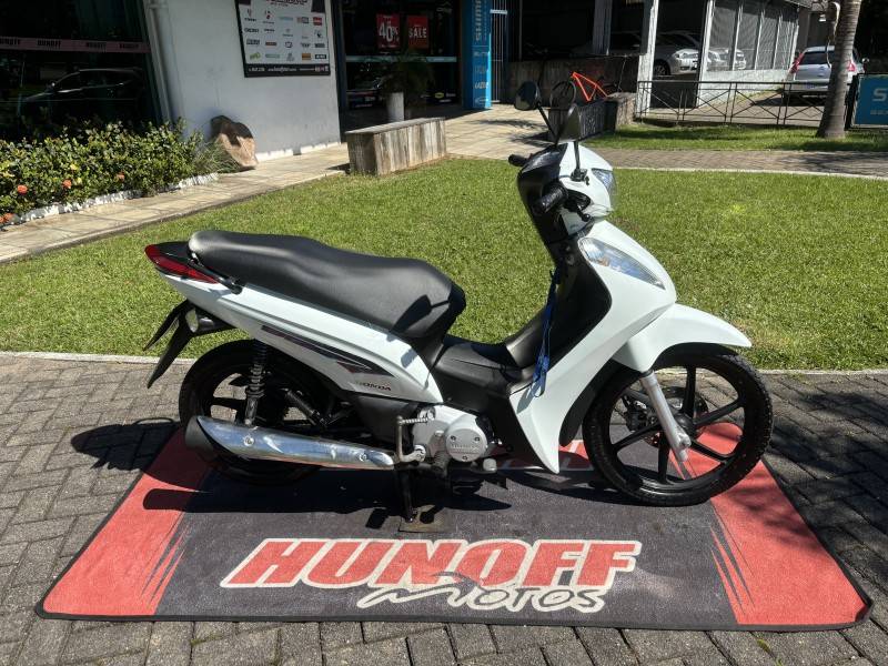 HONDA - BIZ 125 - 2014/2014 - Branca - R$ 12.500,00