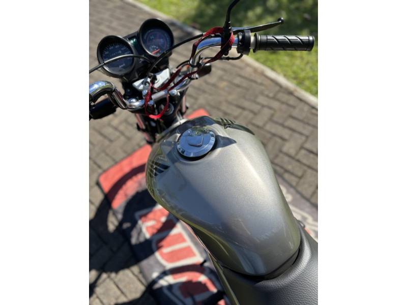 HONDA - CG 150 - 2007/2008 - Cinza - R$ 9.200,00