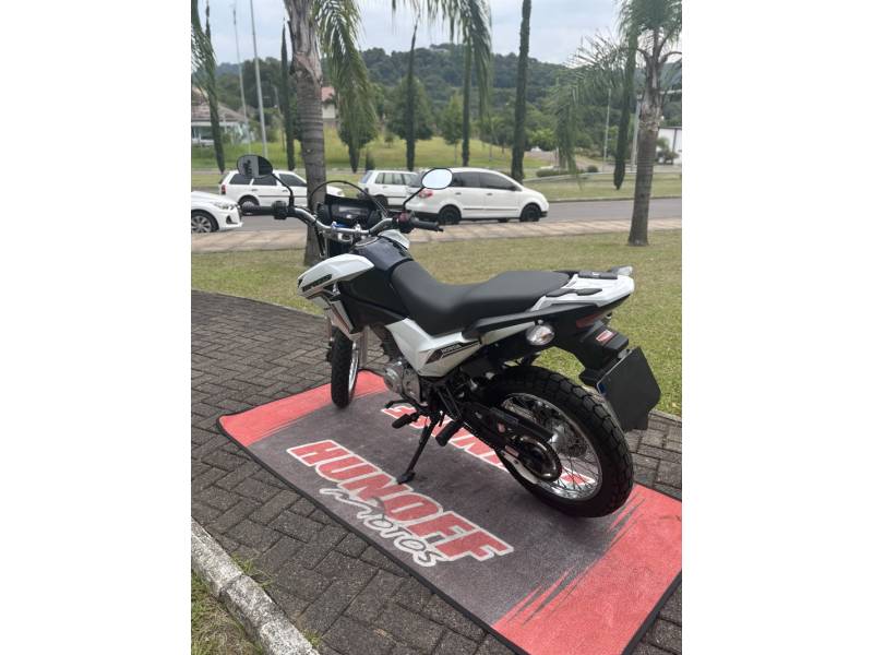 HONDA - NXR 160 - 2021/2022 - Branca - R$ 20.500,00