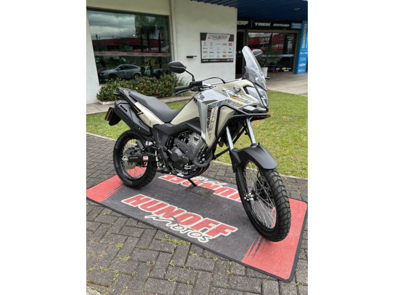 HONDA - XRE 300 - 2024/2024 - Bege - R$ 33.900,00