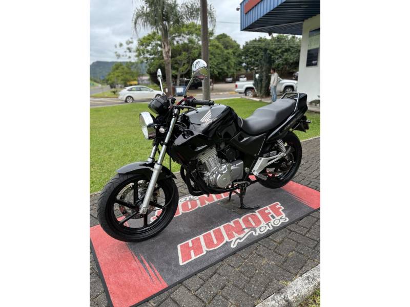 HONDA - CB 500 - 2003/2003 - Preta - R$ 22.500,00