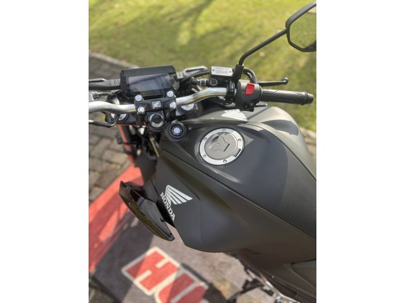 HONDA - CB 300F TWISTER - 2025/2025 - Preta - R$ 28.590,00
