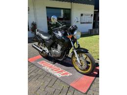 HONDA - CB 500 - 2001/2001 - Preta - R$ 21.500,00