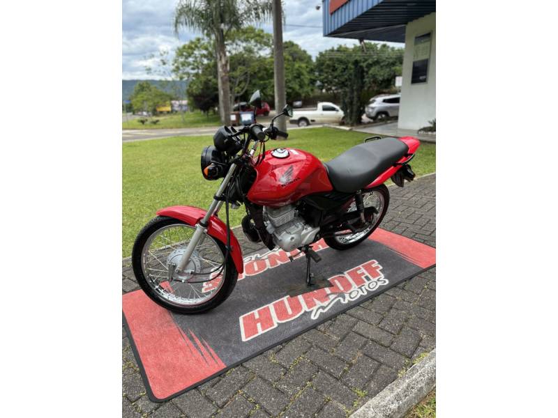 HONDA - CG 125 - 2011/2011 - Vermelha - R$ 8.900,00
