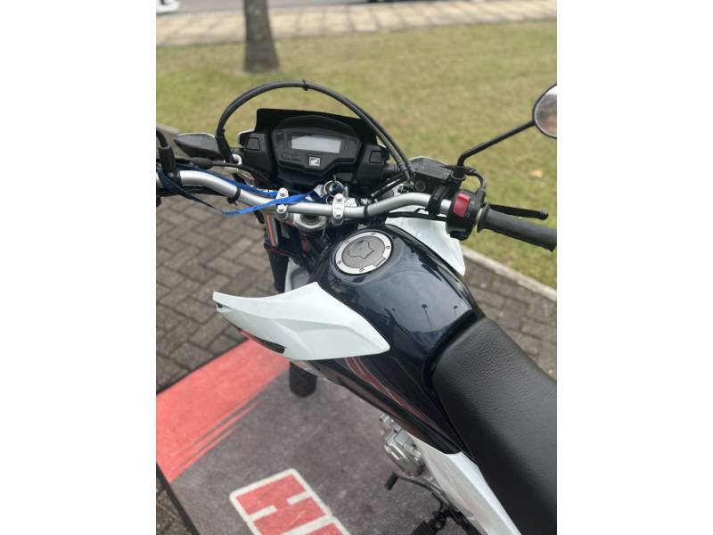 HONDA - NXR 160 - 2021/2022 - Branca - R$ 20.500,00