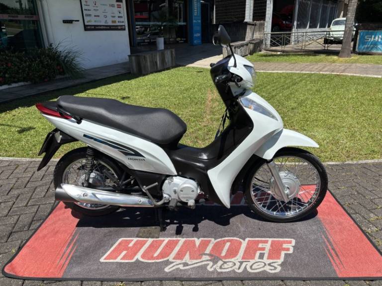 HONDA - BIZ 125 - 2012/2013 - Branca - R$ 11.900,00