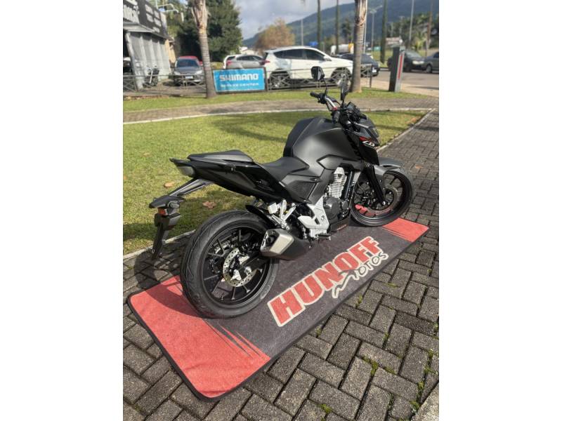 HONDA - CB 300F TWISTER - 2025/2025 - Preta - R$ 28.590,00