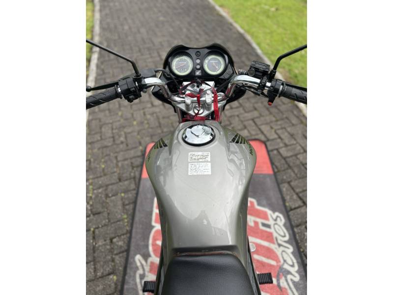 HONDA - CG 150 - 2010/2010 - Cinza - R$ 11.900,00