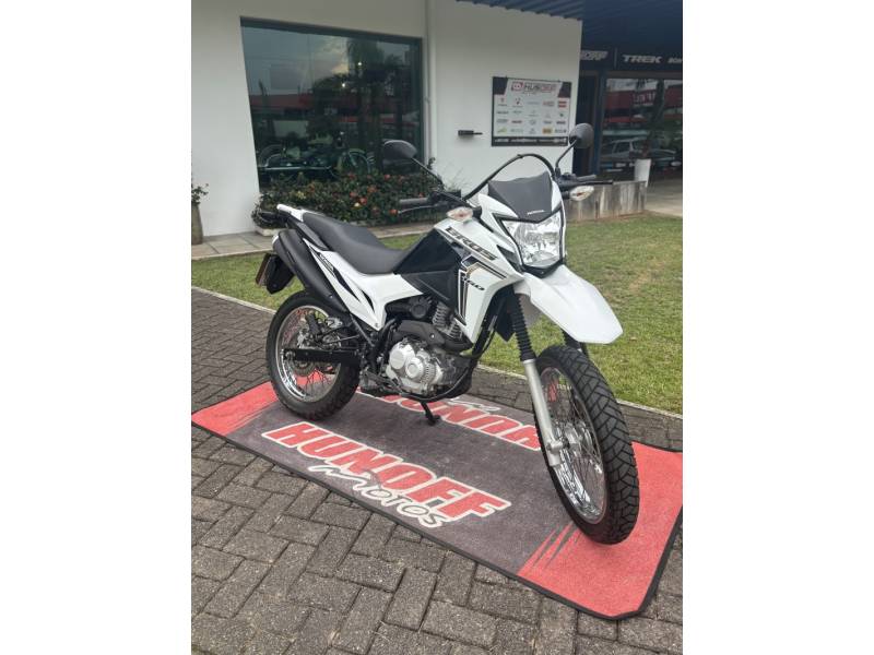 HONDA - NXR 160 - 2021/2022 - Branca - R$ 20.500,00