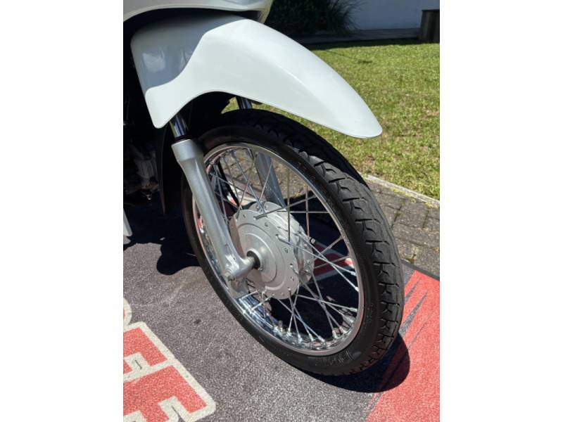 HONDA - BIZ 125 - 2012/2013 - Branca - R$ 11.900,00