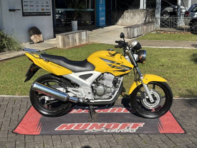 HONDA - CBX 250 TWISTER - 2006/2007 - Amarela - R$ 11.500,00
