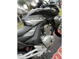 HONDA - CB 250F TWISTER - 2022/2022 - Preta - R$ 22.000,00