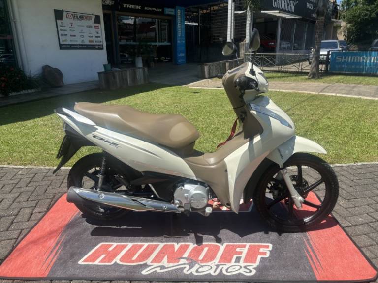 HONDA - BIZ 125 - 2018/2019 - Branca - R$ 14.900,00