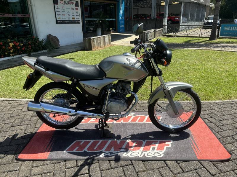 HONDA - CG 150 - 2006/2006 - Prata - R$ 8.500,00