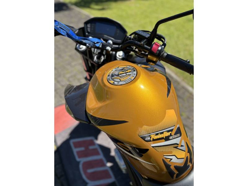 HONDA - CB 250F TWISTER - 2020/2020 - Amarela - R$ 21.500,00