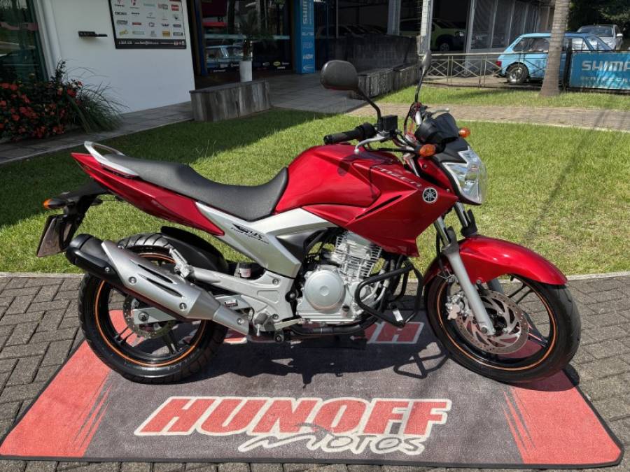 YAMAHA - FAZER - 2012/2012 - Vermelha - R$ 14.900,00