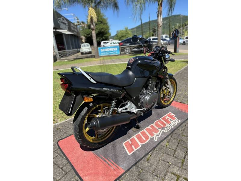HONDA - CB 500 - 2001/2001 - Preta - R$ 21.500,00