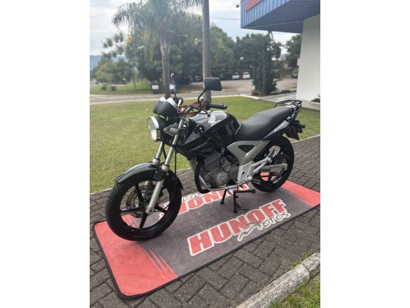 HONDA - CBX 250 TWISTER - 2006/2006 - Preta - R$ 10.900,00