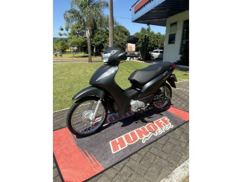 HONDA - BIZ 125 - 2014/2015 - Preta - R$ 11.500,00