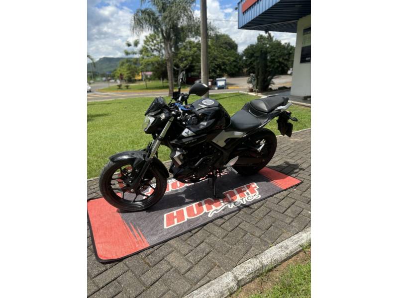 YAMAHA - MT - 2016/2017 - Preta - R$ 21.500,00