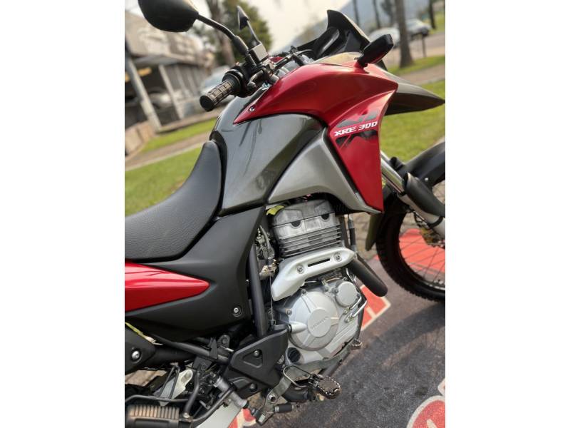 HONDA - XRE 300 - 2013/2013 - Vermelha - R$ 16.500,00