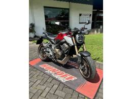 HONDA - CB 650R - 2022/2022 - Vermelha - R$ 52.900,00