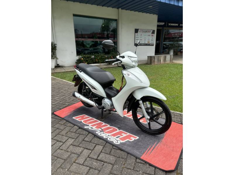 HONDA - BIZ 125 - 2014/2015 - Branca - R$ 12.500,00