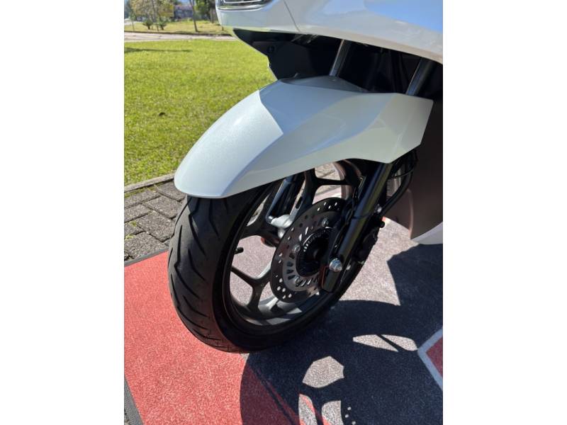 HONDA - PCX - 2023/2023 - Branca - R$ 19.900,00