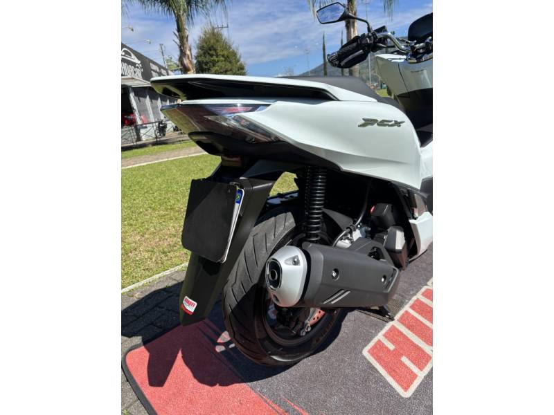 HONDA - PCX - 2023/2023 - Branca - R$ 19.900,00
