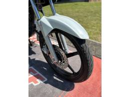 YAMAHA - FAZER - 2015/2015 - Branca - R$ 13.900,00