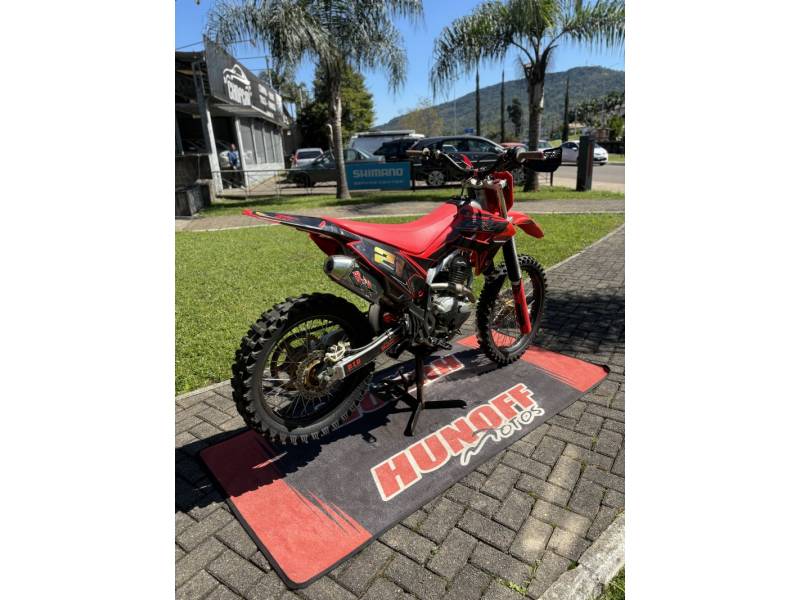 HONDA - CRF 250F - 2022/2022 - Vermelha - R$ 23.500,00