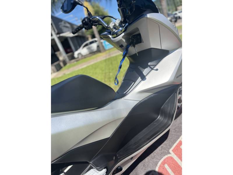 HONDA - PCX - 2016/2017 - Cinza - R$ 14.900,00