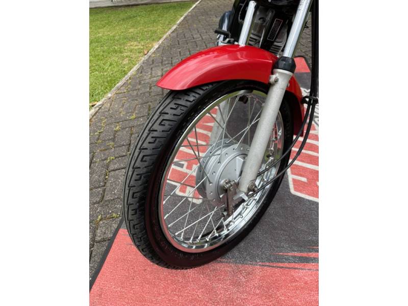 HONDA - CG 125 - 2011/2011 - Vermelha - R$ 8.900,00