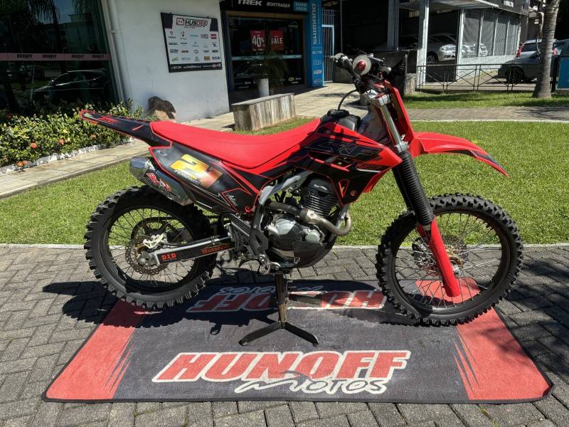 HONDA - CRF 250F - 2022/2022 - Vermelha - R$ 23.500,00