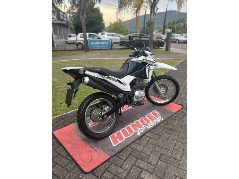 HONDA - NXR 160 - 2021/2022 - Branca - R$ 20.500,00