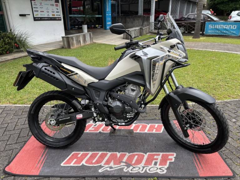 HONDA - XRE 300 - 2024/2024 - Bege - R$ 33.900,00